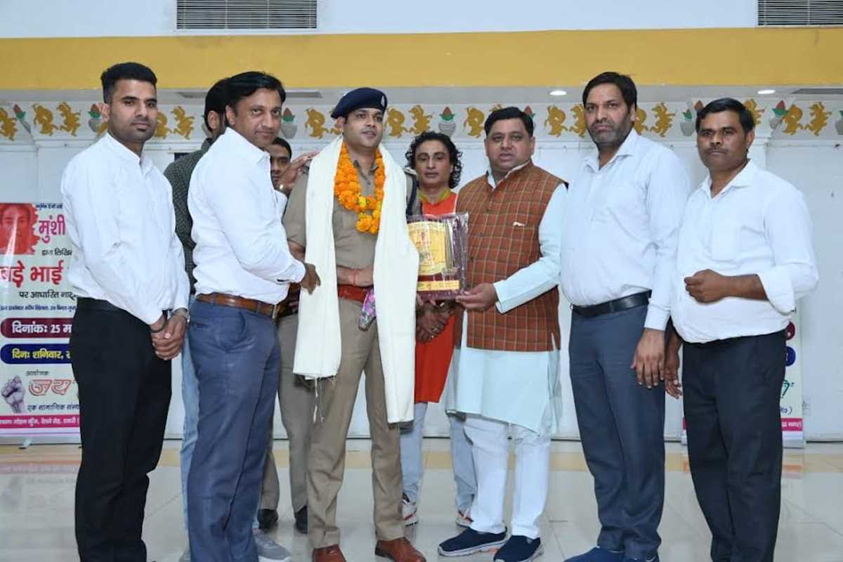 उपन्यासकार मुंशी प्रेमचंद की कहानी बड़े भाई साहब का मंचन